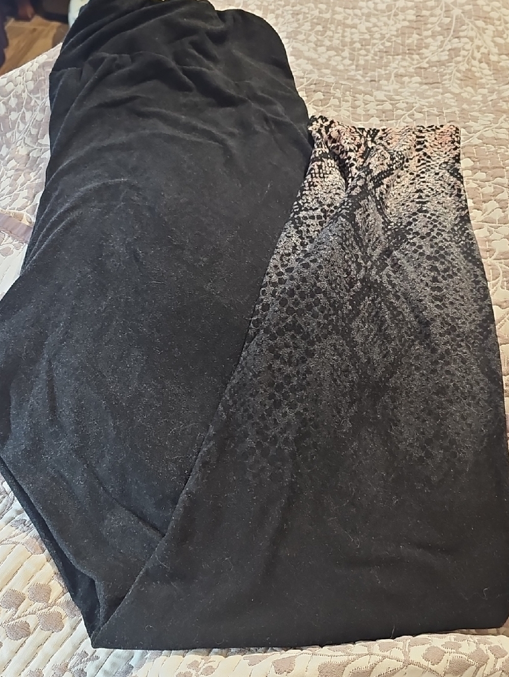 Black Leggings with Subtle Snake Print
